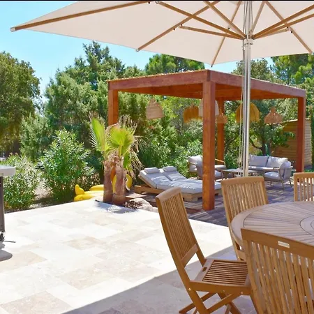 Rosa, 4chambres, Piscine , , 8 Personnes Villa *